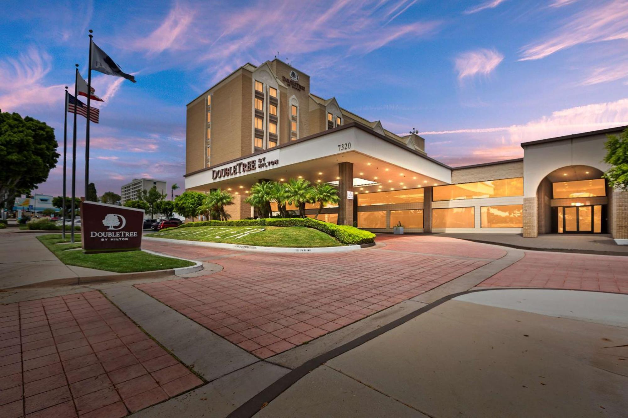 Doubletree By Hilton Whittier Hotel Exterior foto